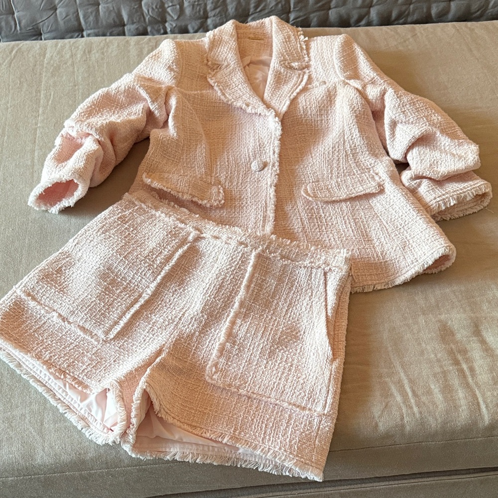 Elie Tahari Blush Textured Jacket and Shorts Ensemble
